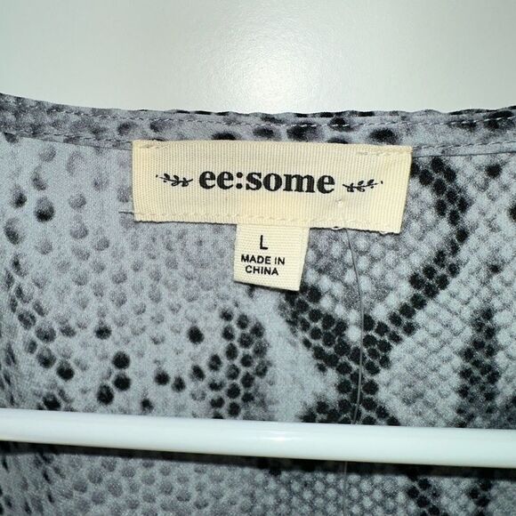BOUTIQUE WOMENS SNAKE 👘 KIMONO NEW - Picture 3 of 5